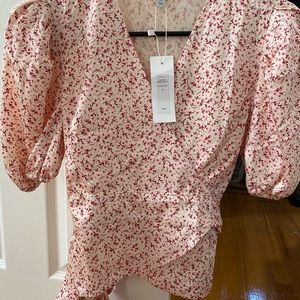 Senlis short sleeve wrap top. Size xs